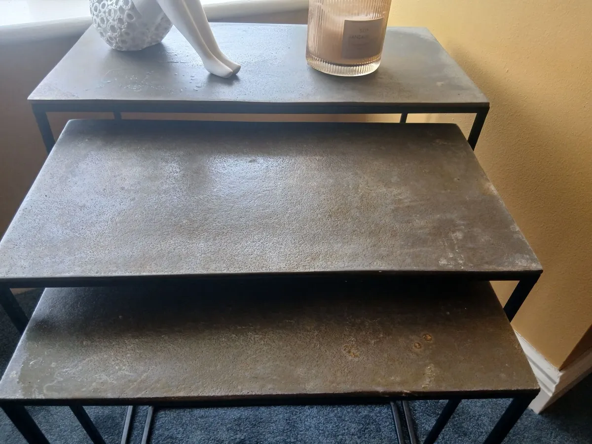 Nest of tables - Image 2