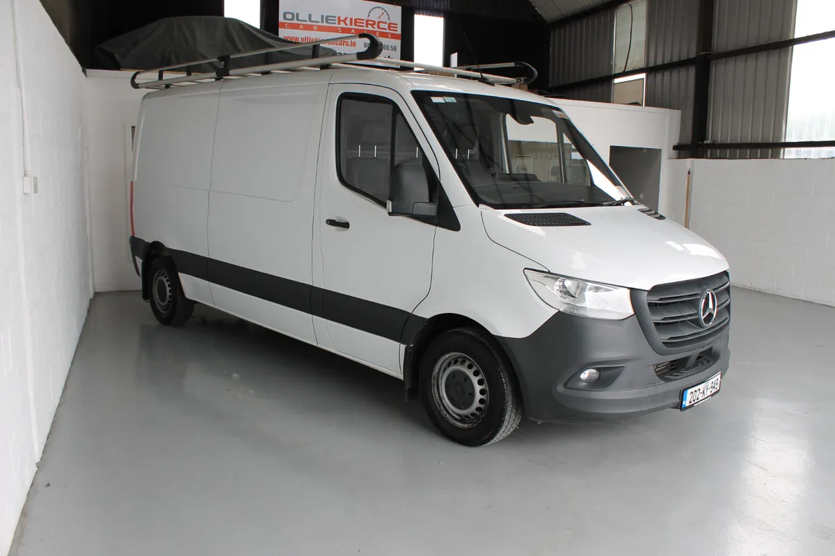 Mercedes-Benz Sprinter 2020, 2.1 FWD small Kms - Image 4