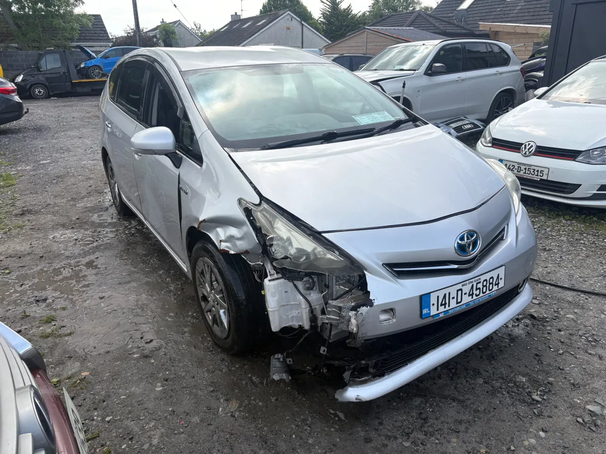 2014 Toyota Prius 7 Seats 1.8 Hybrid - Image 3