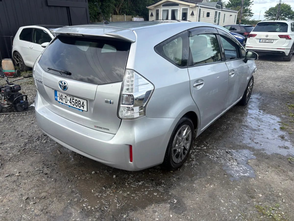2014 Toyota Prius 7 Seats 1.8 Hybrid - Image 4