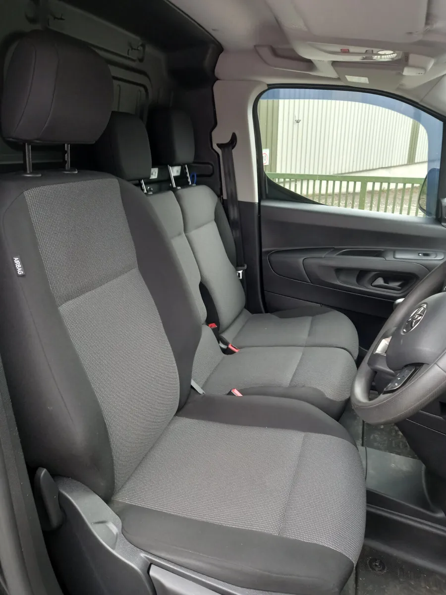 2023 Toyota Proace 1.5 Diesel - Image 2