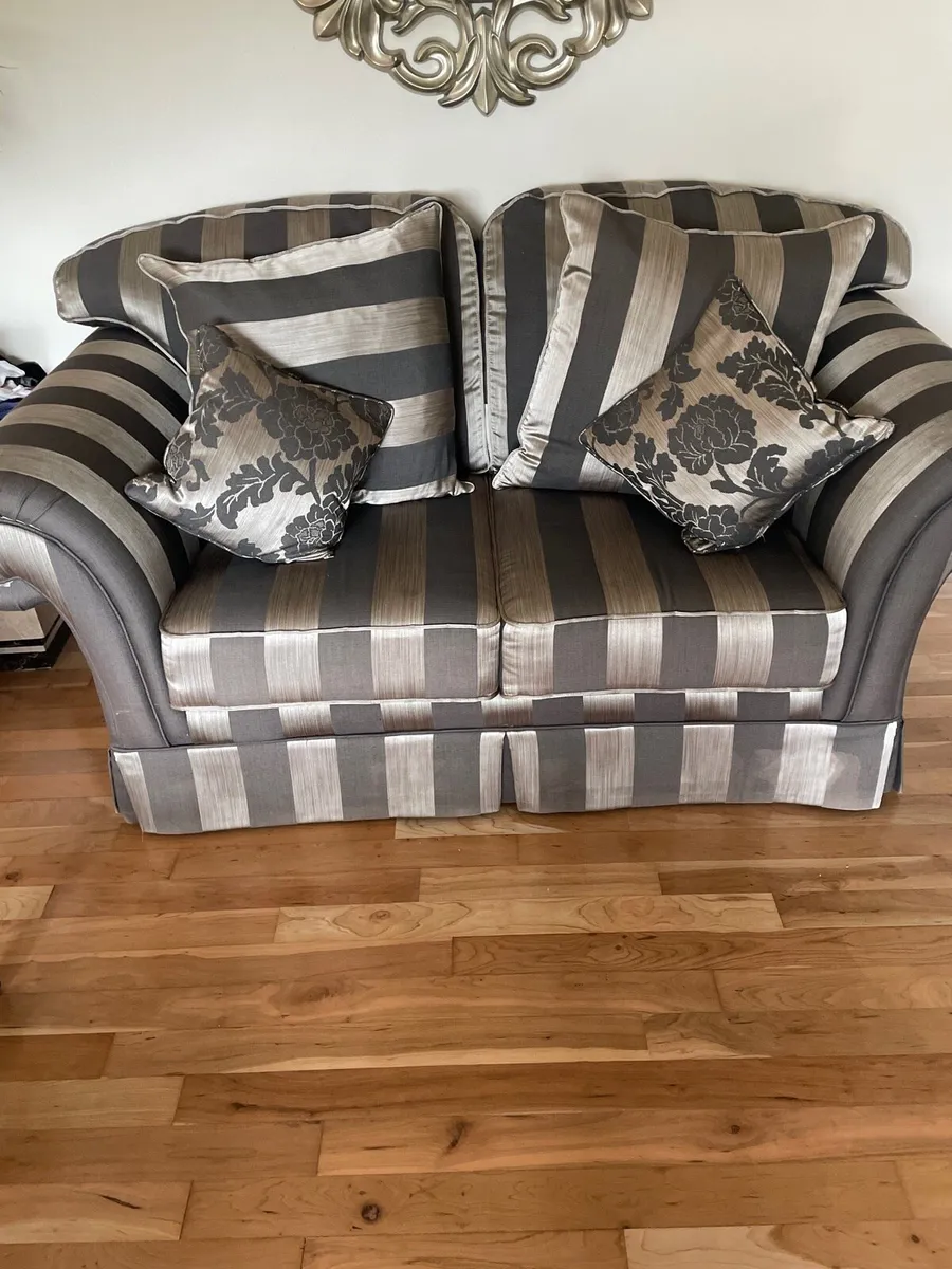 2seater and 3 seater - Image 1