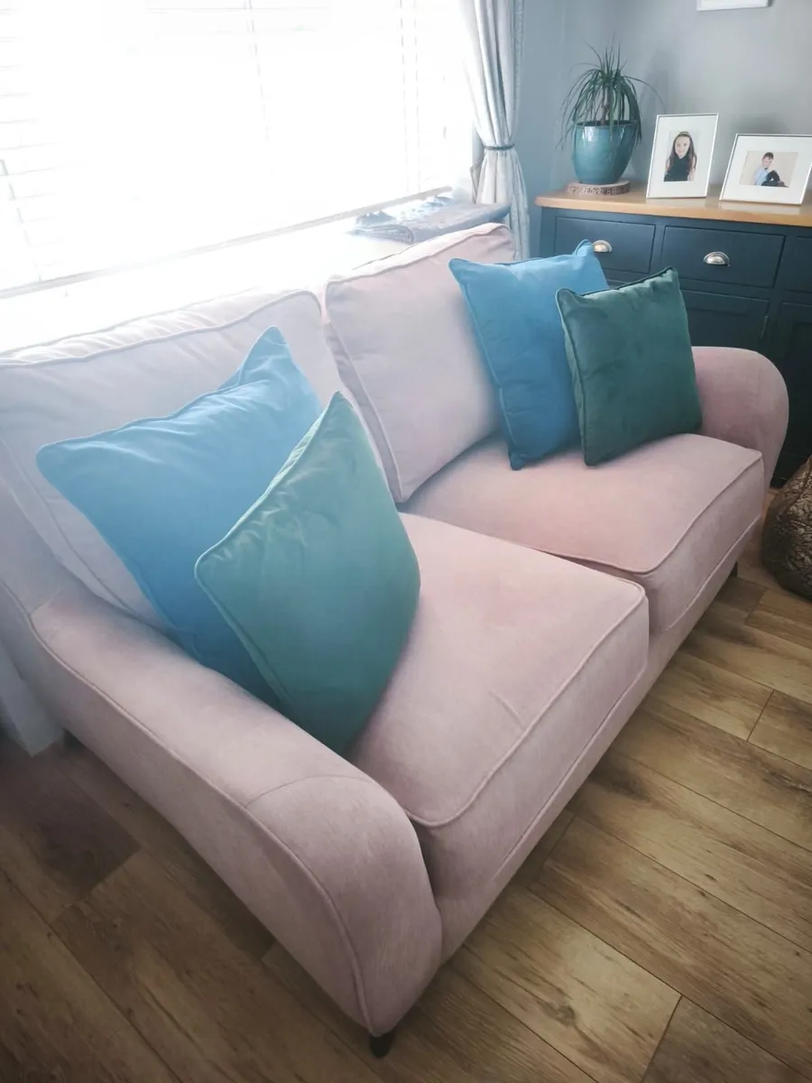 Couch - Image 2