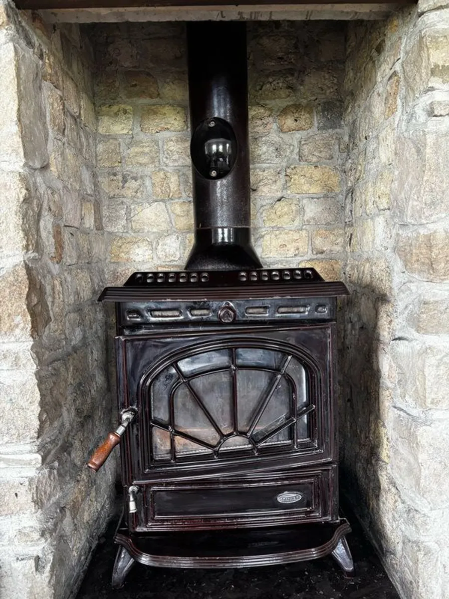 Stanley Stove. - Image 2