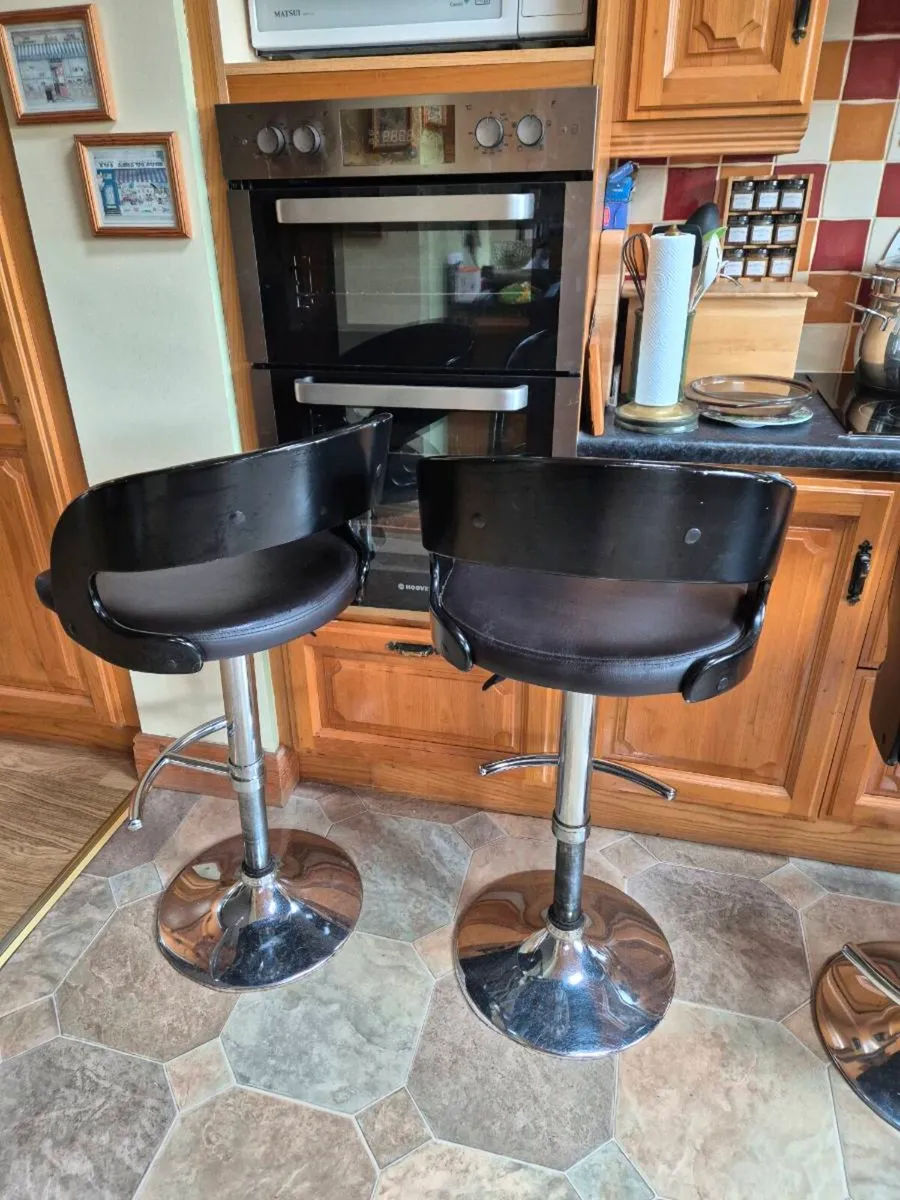 4 kitchen bar stools - Image 3