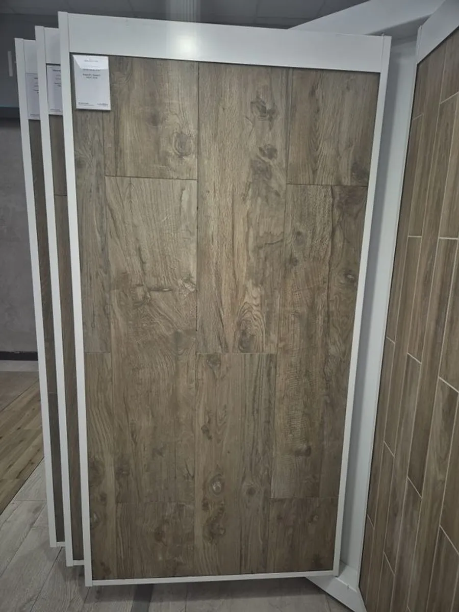 Premium Nebraska Oak floor tiles - Image 2