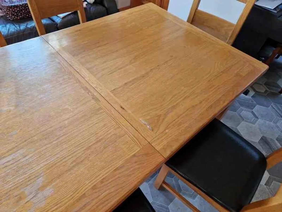 Kitchen table & 6 chairs - priced to sell - Image 3