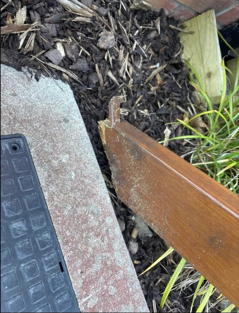 Outdoor Table - Image 3