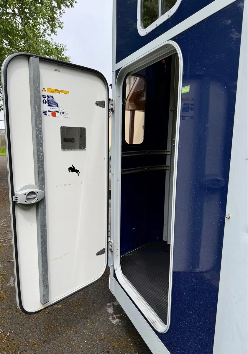 Ifor William’s HB 506 Horse Box - Image 3
