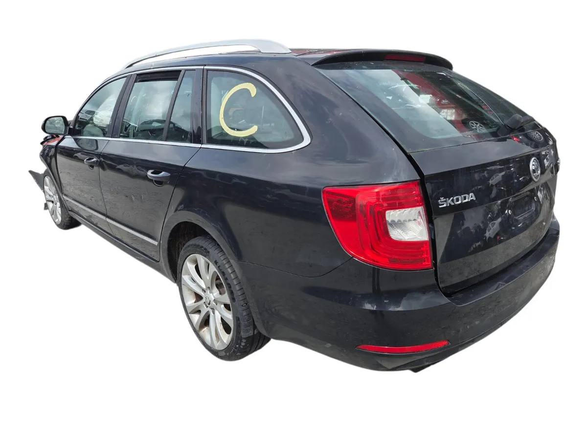 2014 SKODA SUPERB For Breaking/Dismantling - Image 4