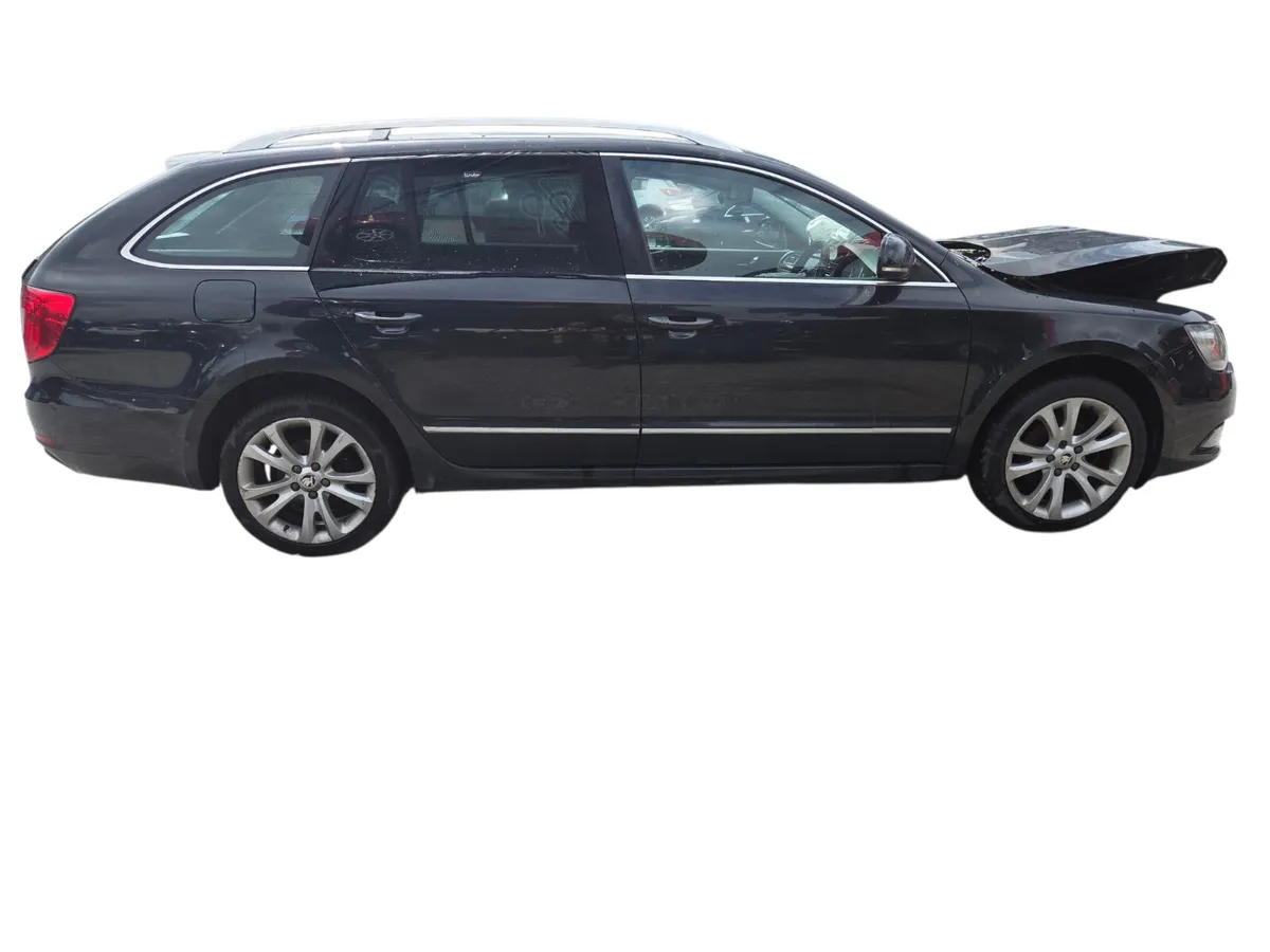 2014 SKODA SUPERB For Breaking/Dismantling - Image 2