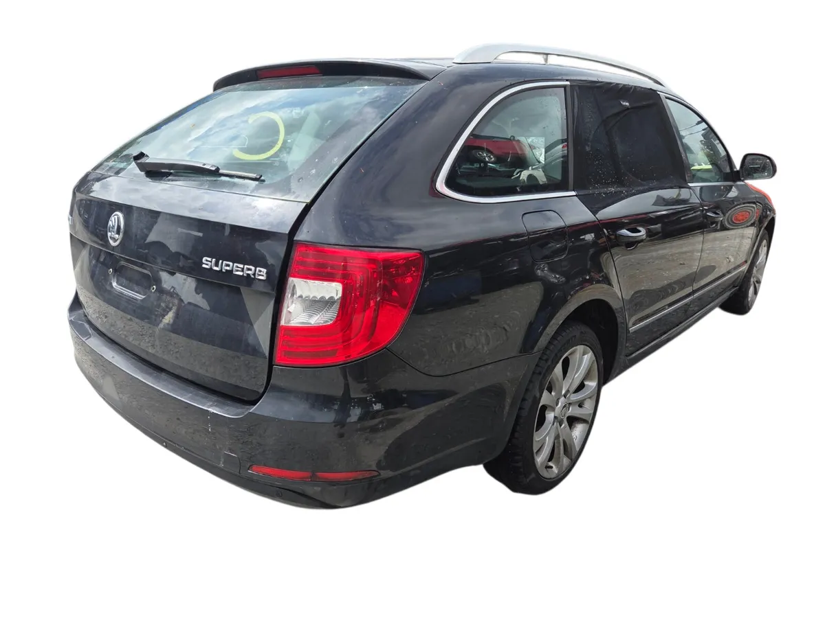2014 SKODA SUPERB For Breaking/Dismantling - Image 3