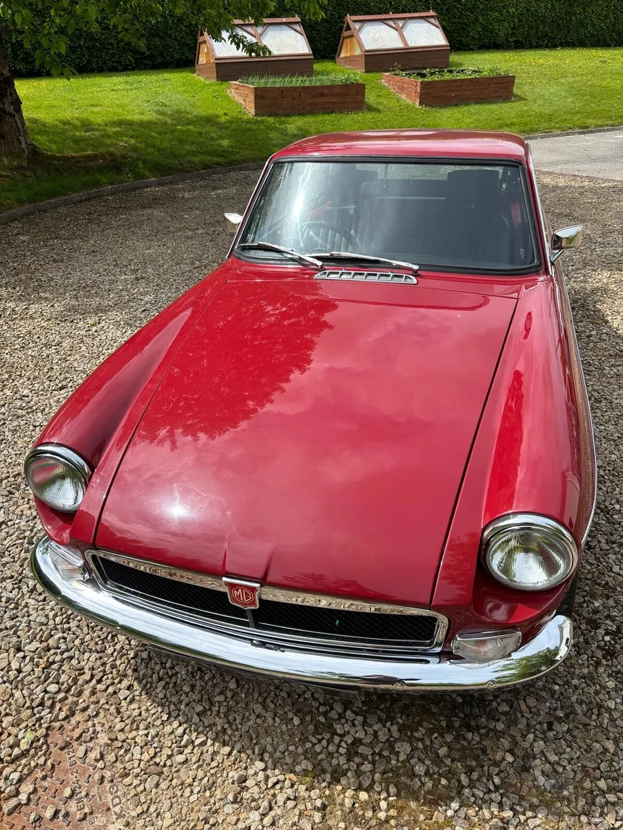 MGB GT - Image 2