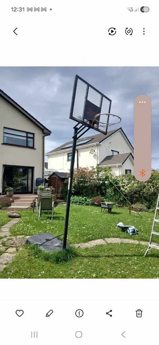 Basketball hoop