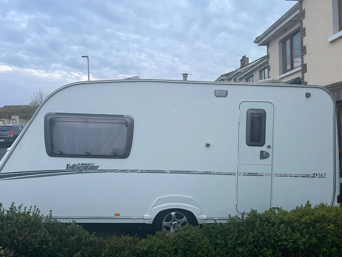 Abbey 2008 caravan with large air awning - Image 1