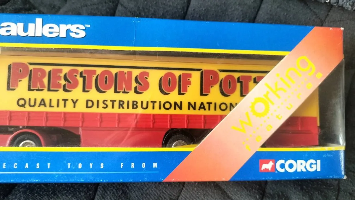 CORGI SUPERHAULERS SCANIA CURTANSIDE DIECAST MODEL - Image 3
