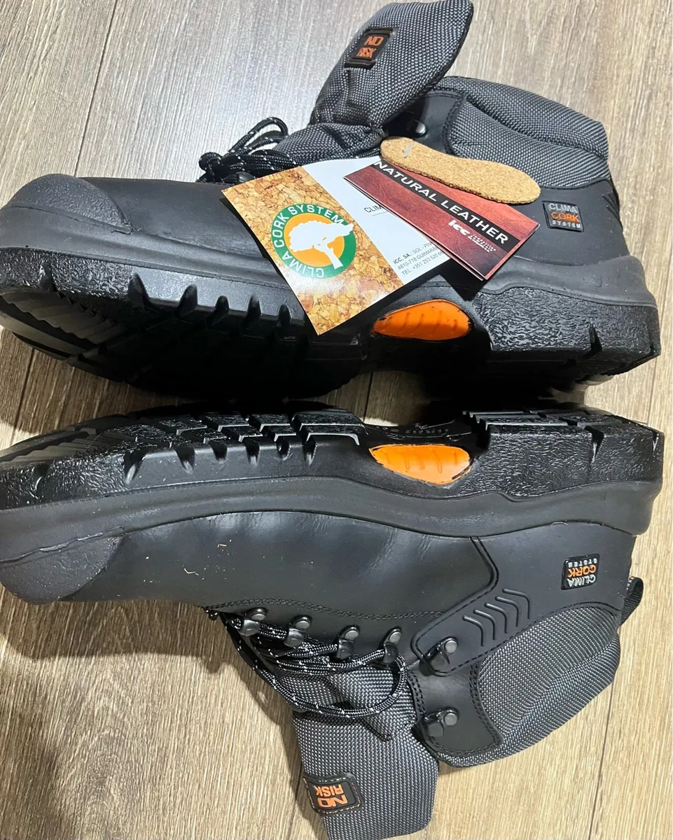 New safety boots - Image 3
