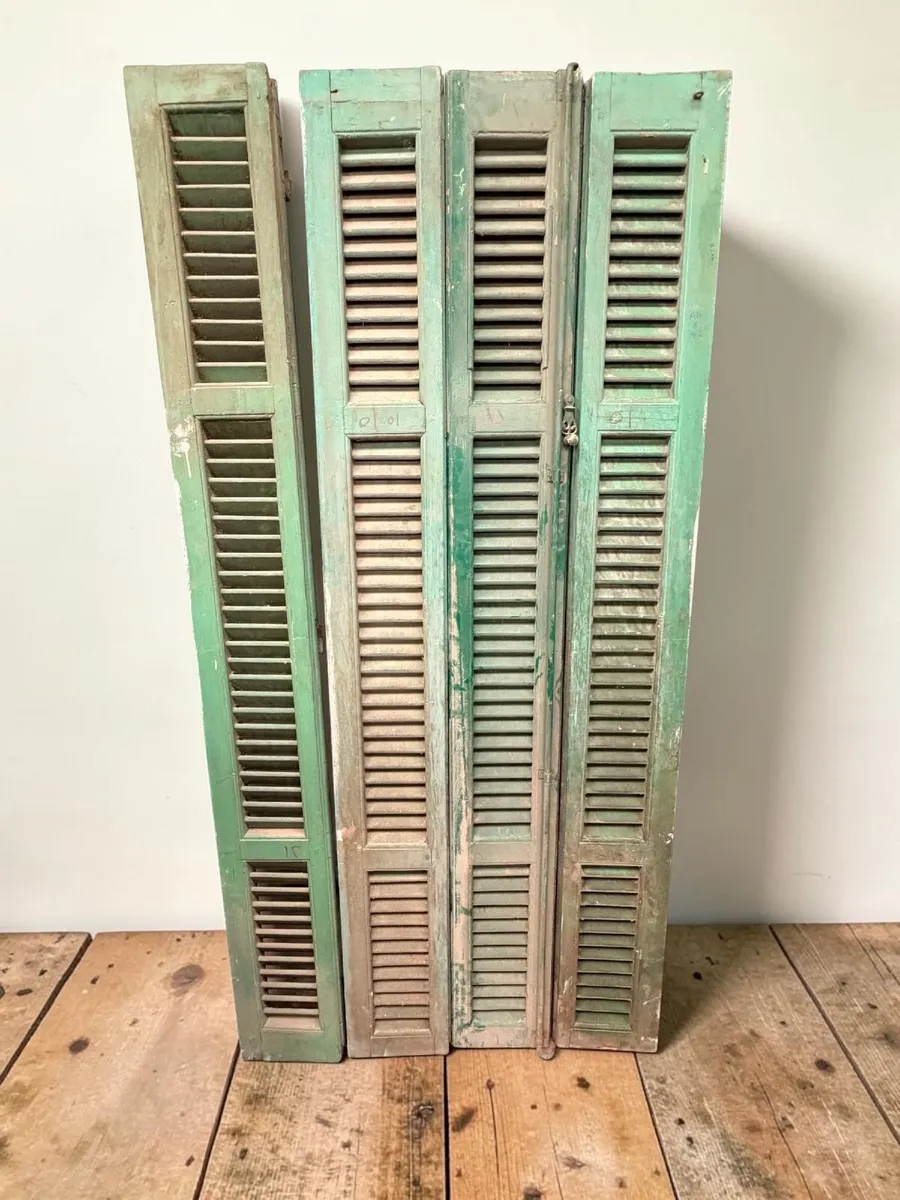Set of 4 green shutters