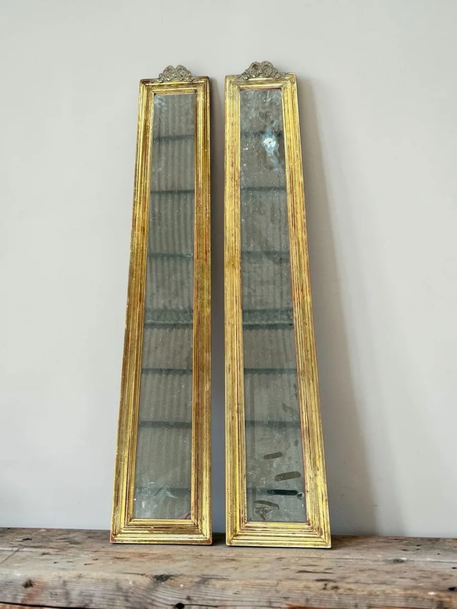 Pair of narrow gilt mirrors - Image 1