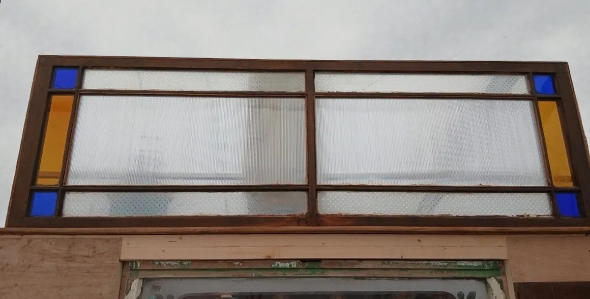 Pair of transom glass divider windows - Image 1