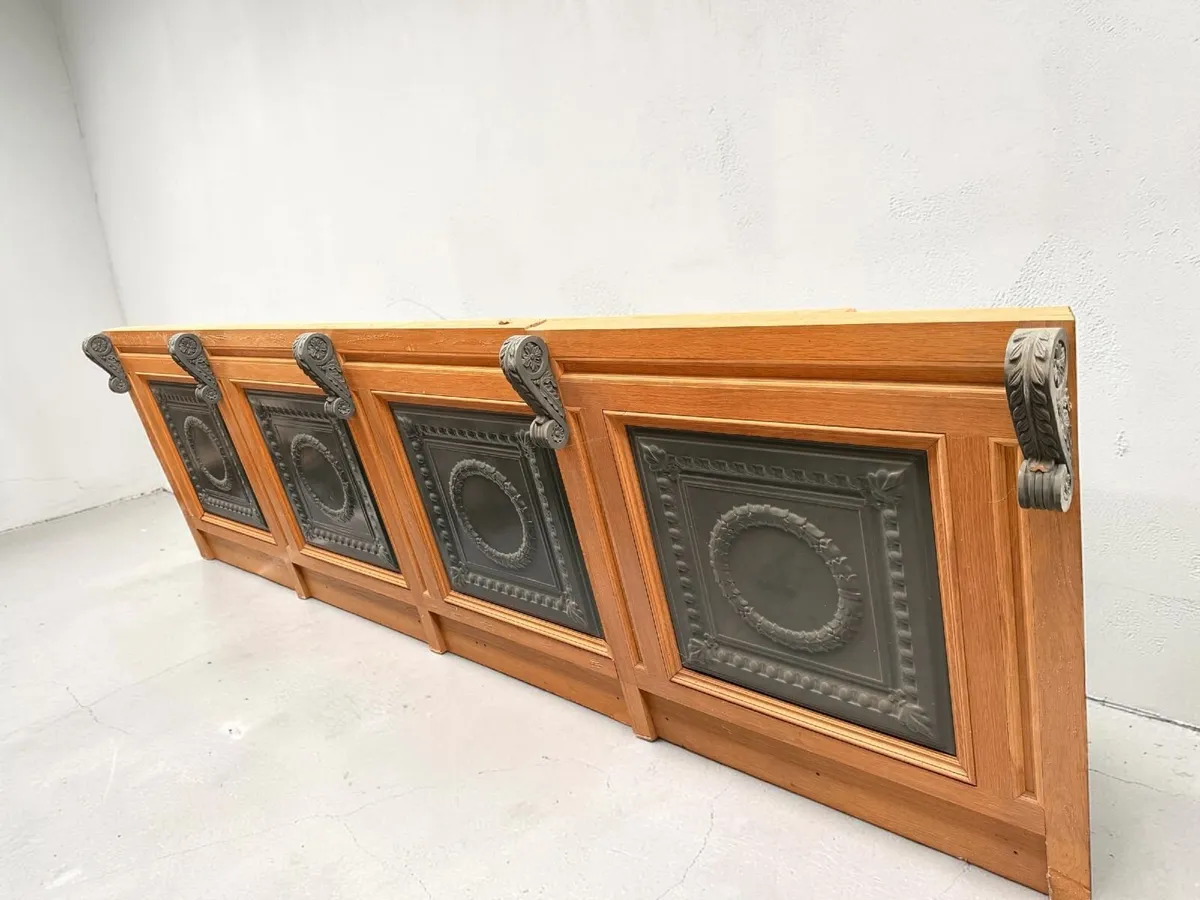 Bar front