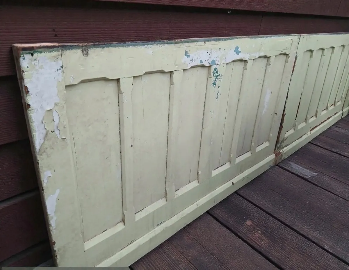 Lot of 4 wall panels green painted - Image 1