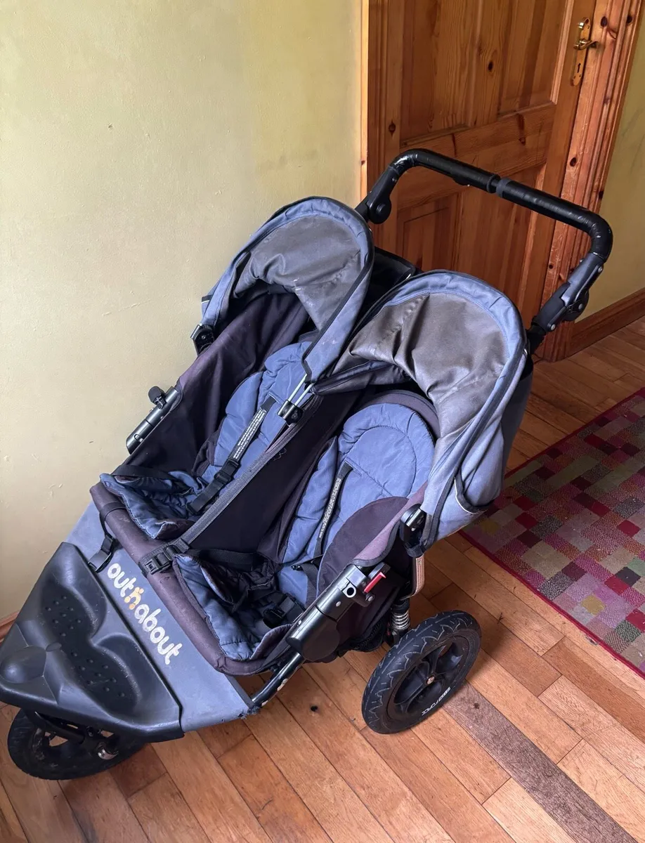 Out and about double buggy - Image 2