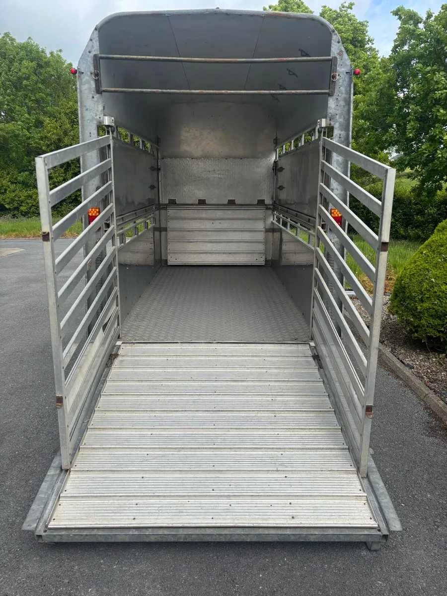 10x5x7 Ifor williams Cattle/horse/sheep box - Image 4
