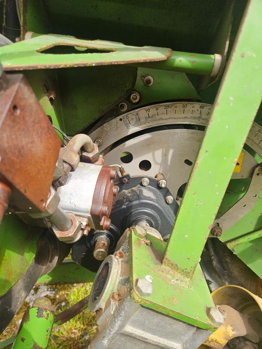 Front fertiliser hopper - Image 4