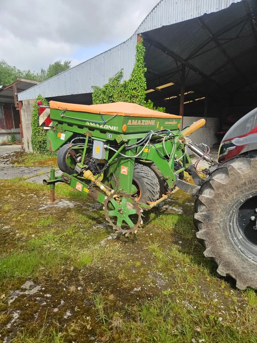 Front fertiliser hopper - Image 3