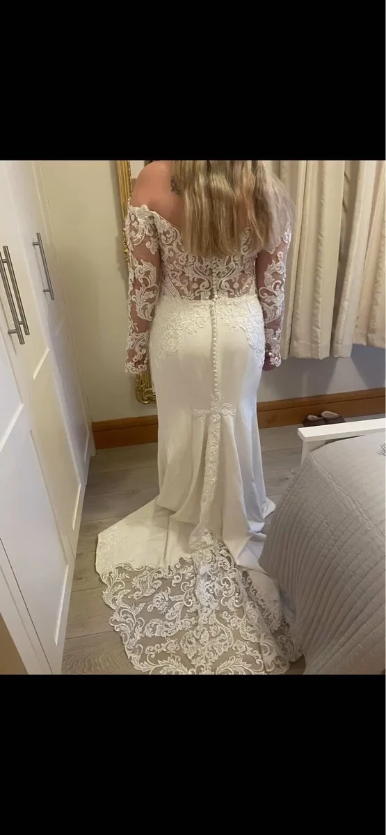 Wedding dress - Image 2