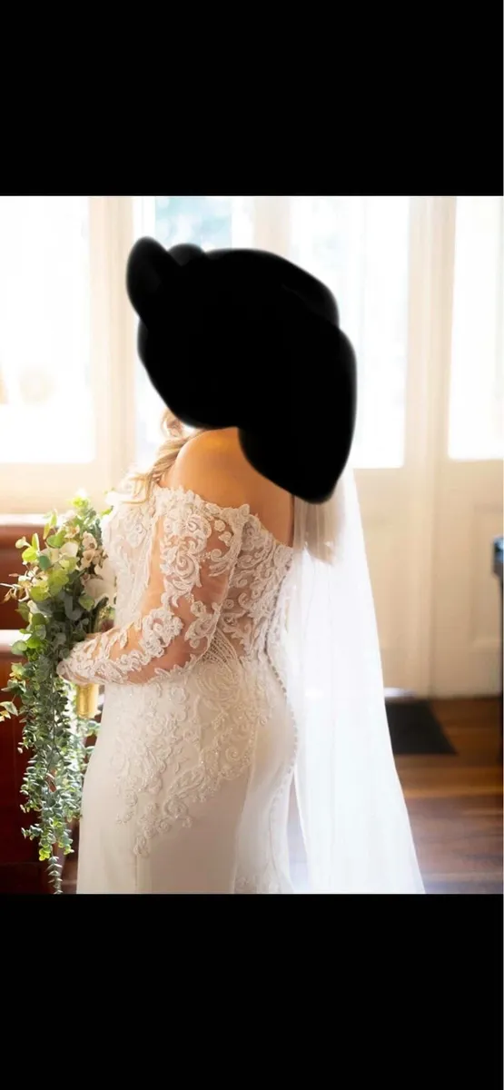 Wedding dress - Image 1