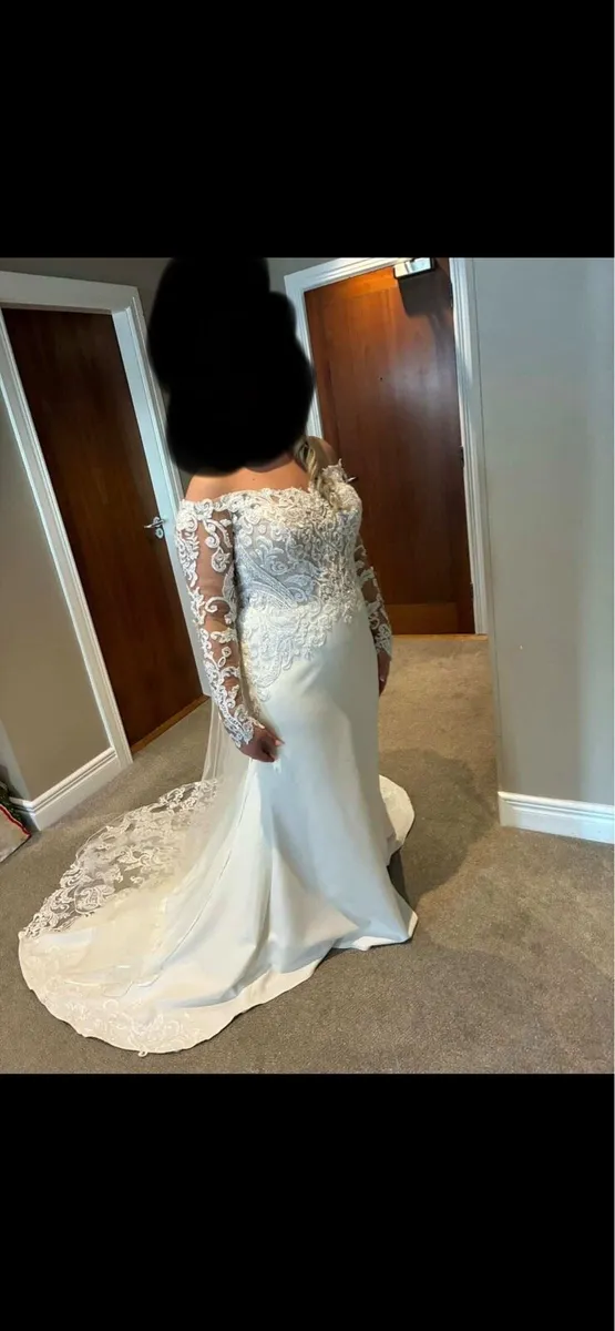 Wedding dress - Image 3