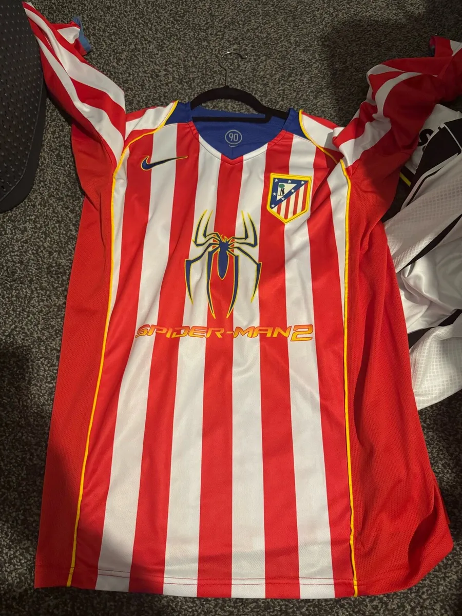 Football shirts - Image 1