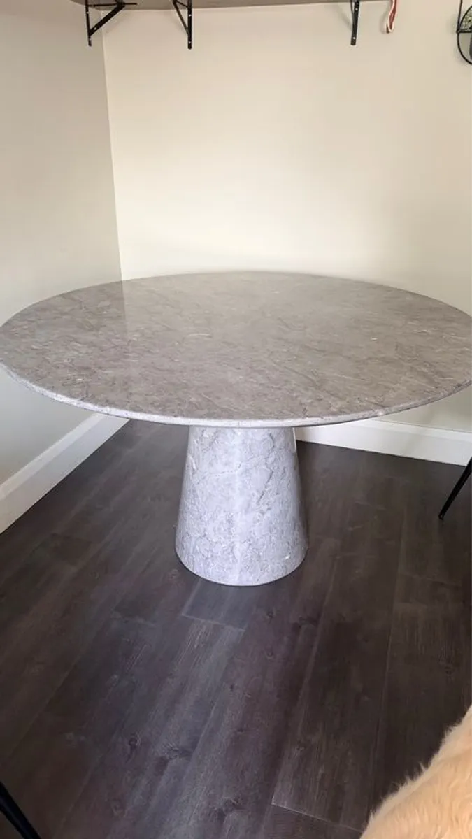 Round Solid Marble Dining Table - 140cm - Image 4