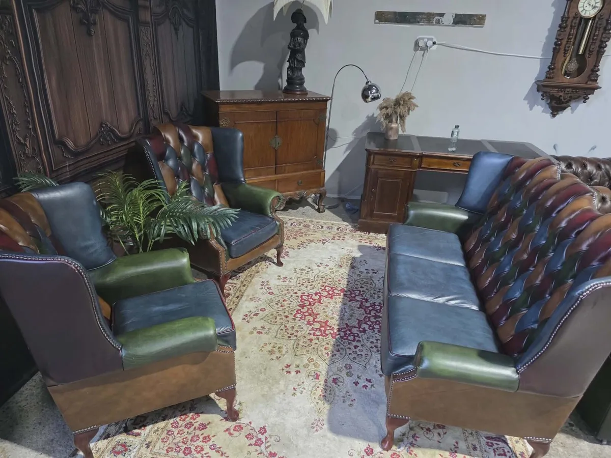 Reduced Anne Queen Patchwork 3 seater+armchairs - Image 4
