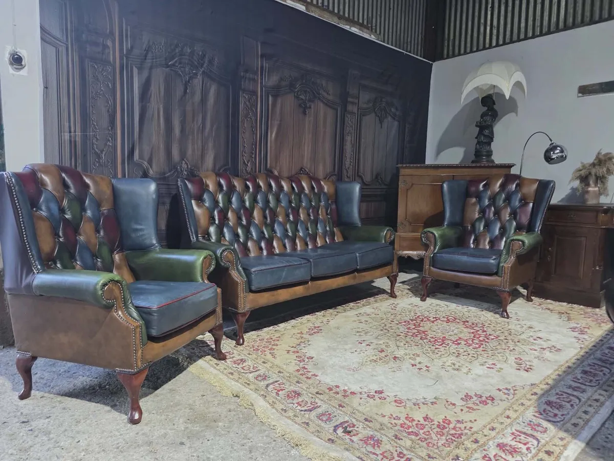 Reduced Anne Queen Patchwork 3 seater+armchairs - Image 1