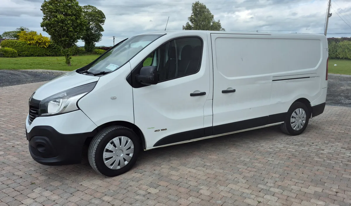 2017 Renault Trafic lwb - Image 3