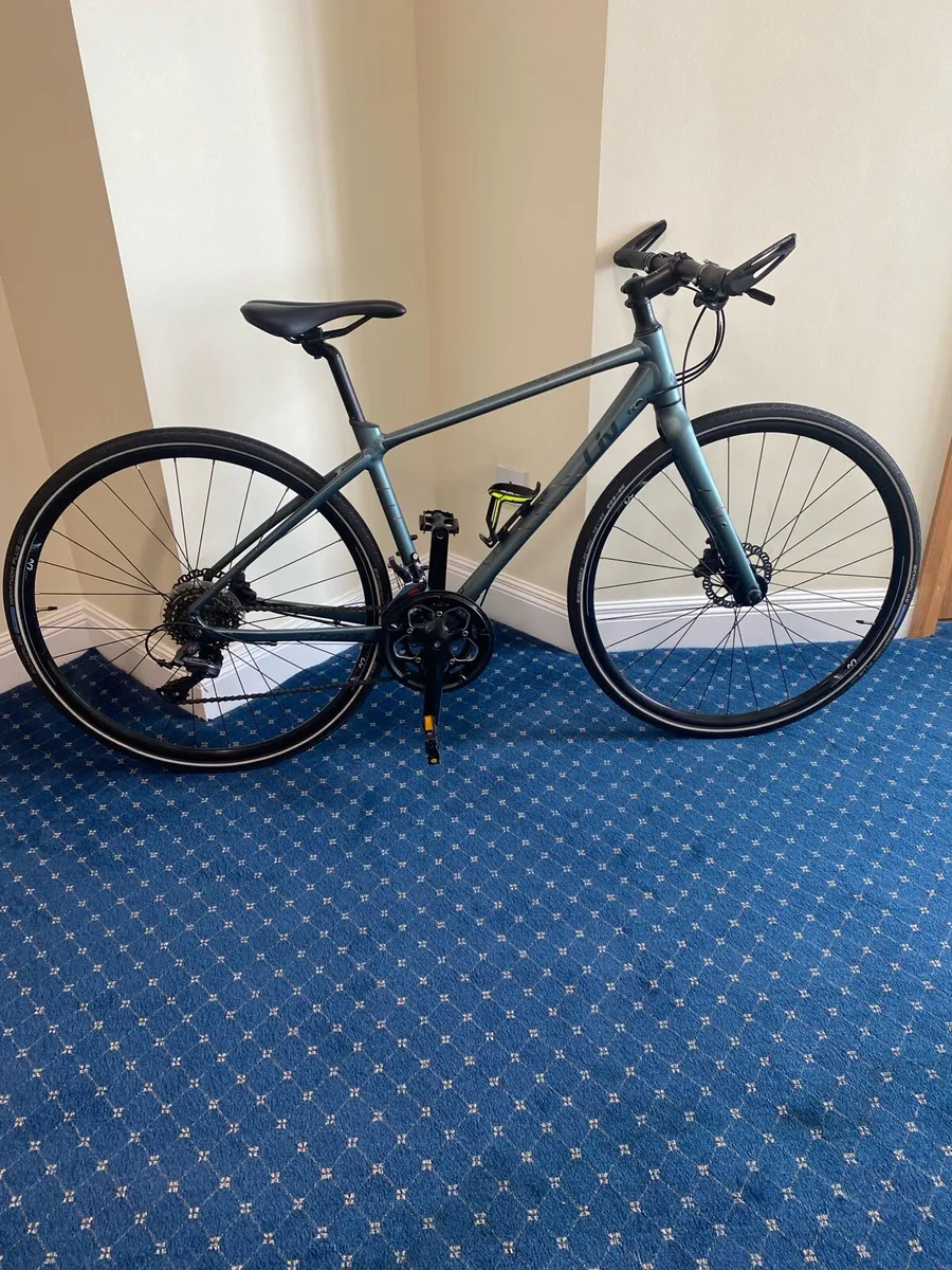 Ladies Giant Liv bike - Image 1