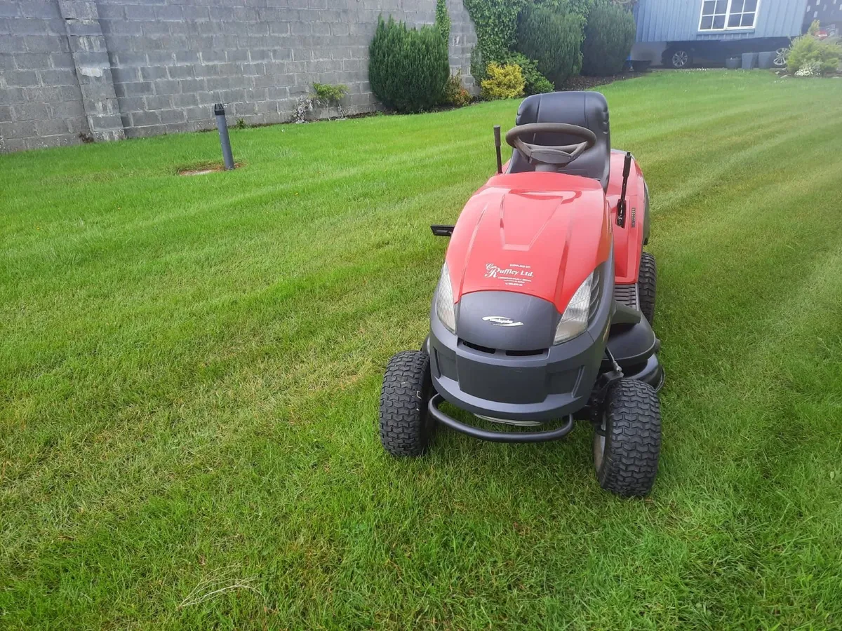 Castlegarden Ride On Lawnmower - Image 4