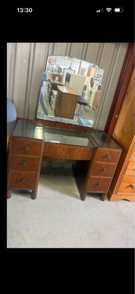 Dressing table - Image 1