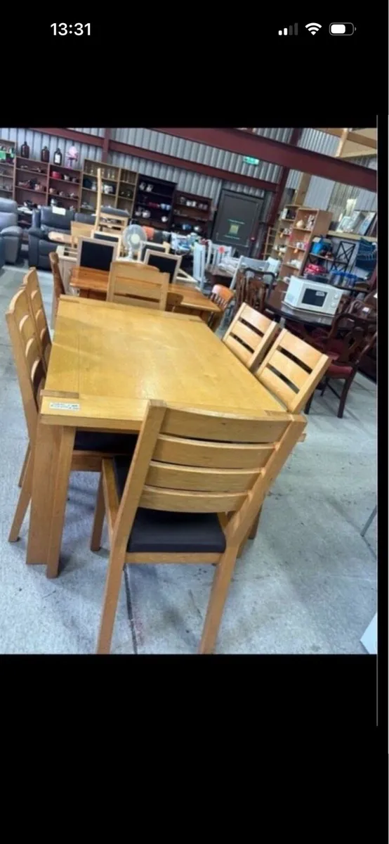 Oak table and 6 chairs - Image 1