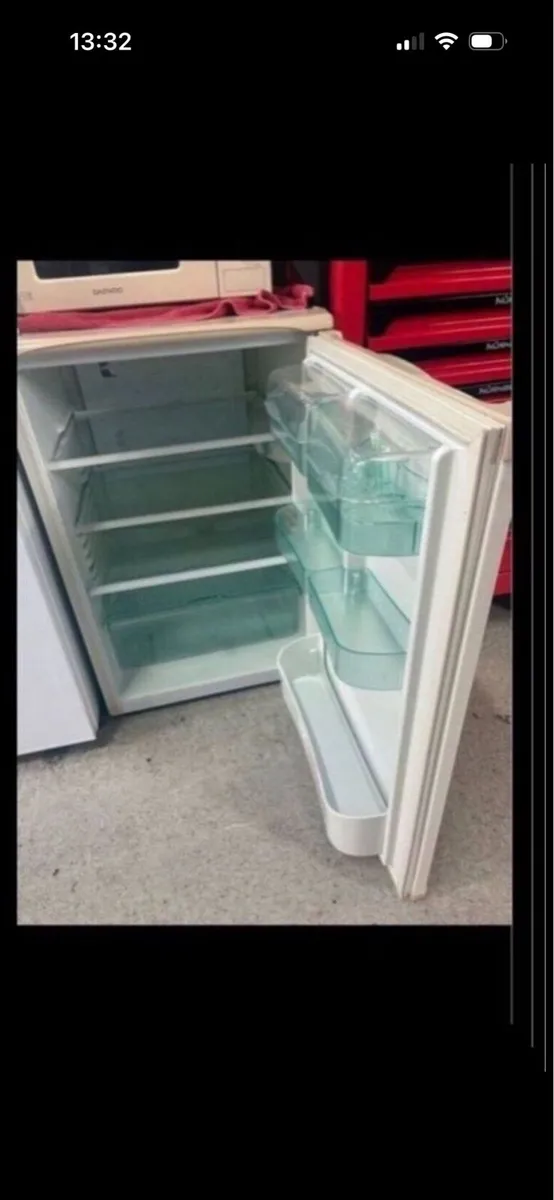 Hotpoint Undercounter fridge - Image 2