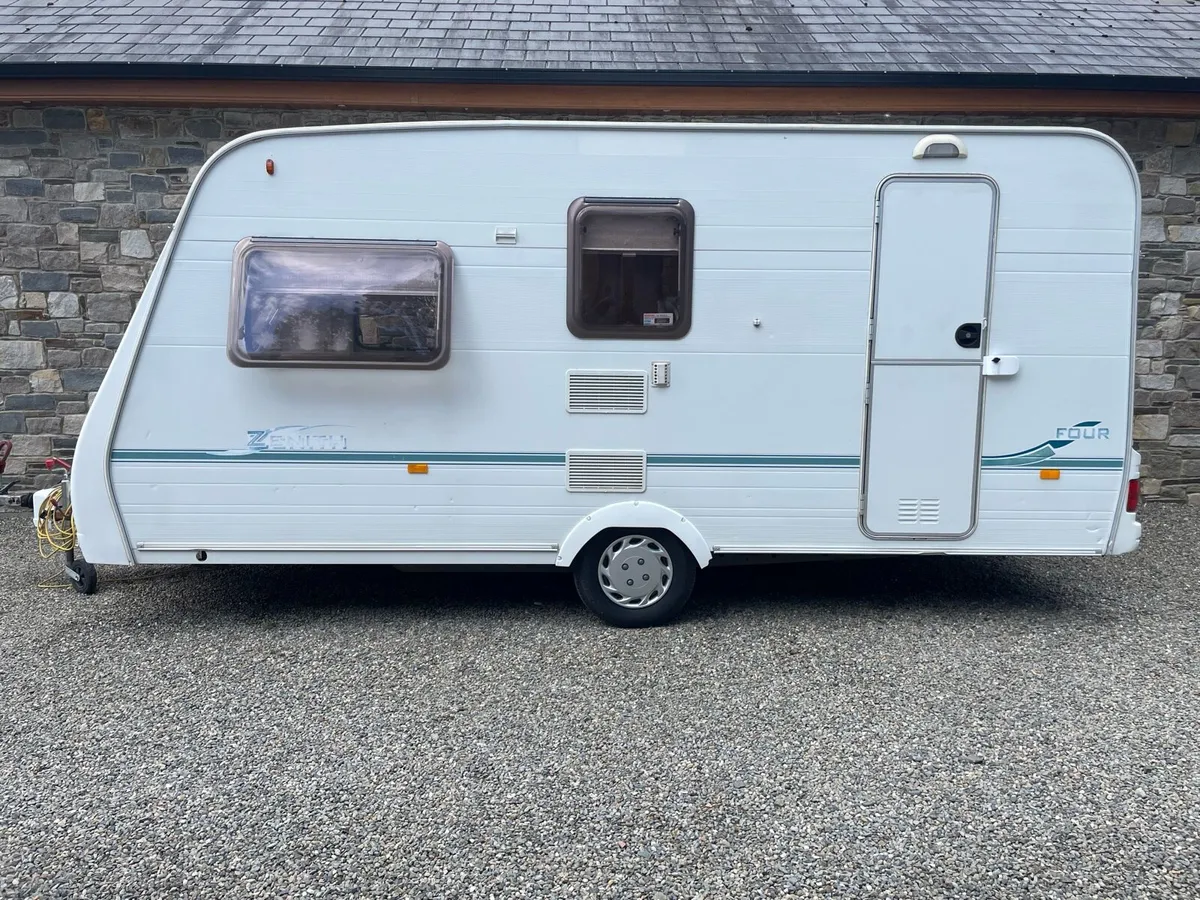 4 berth lunar Caravan - Image 3