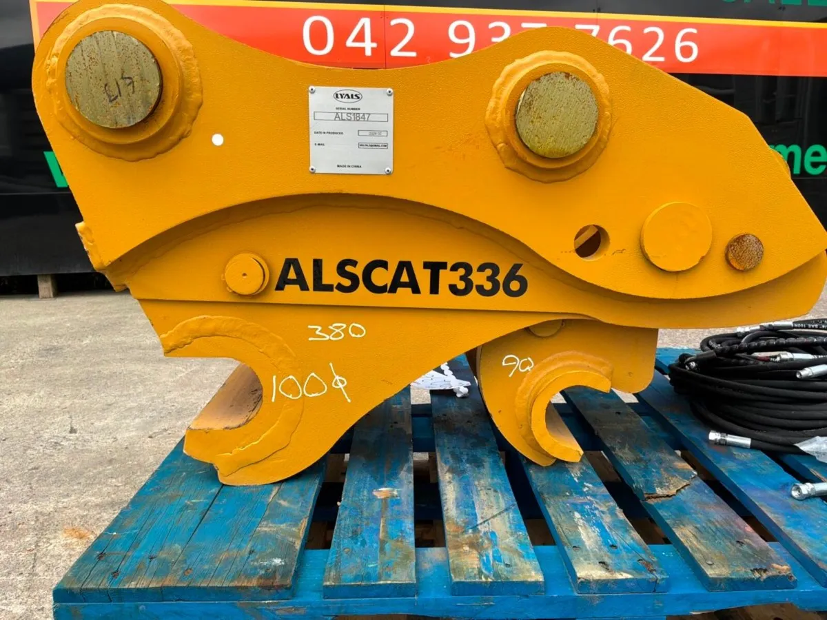 UNUSED HYDRAULIC HITCH...100/90mm PINS....2236. - Image 3