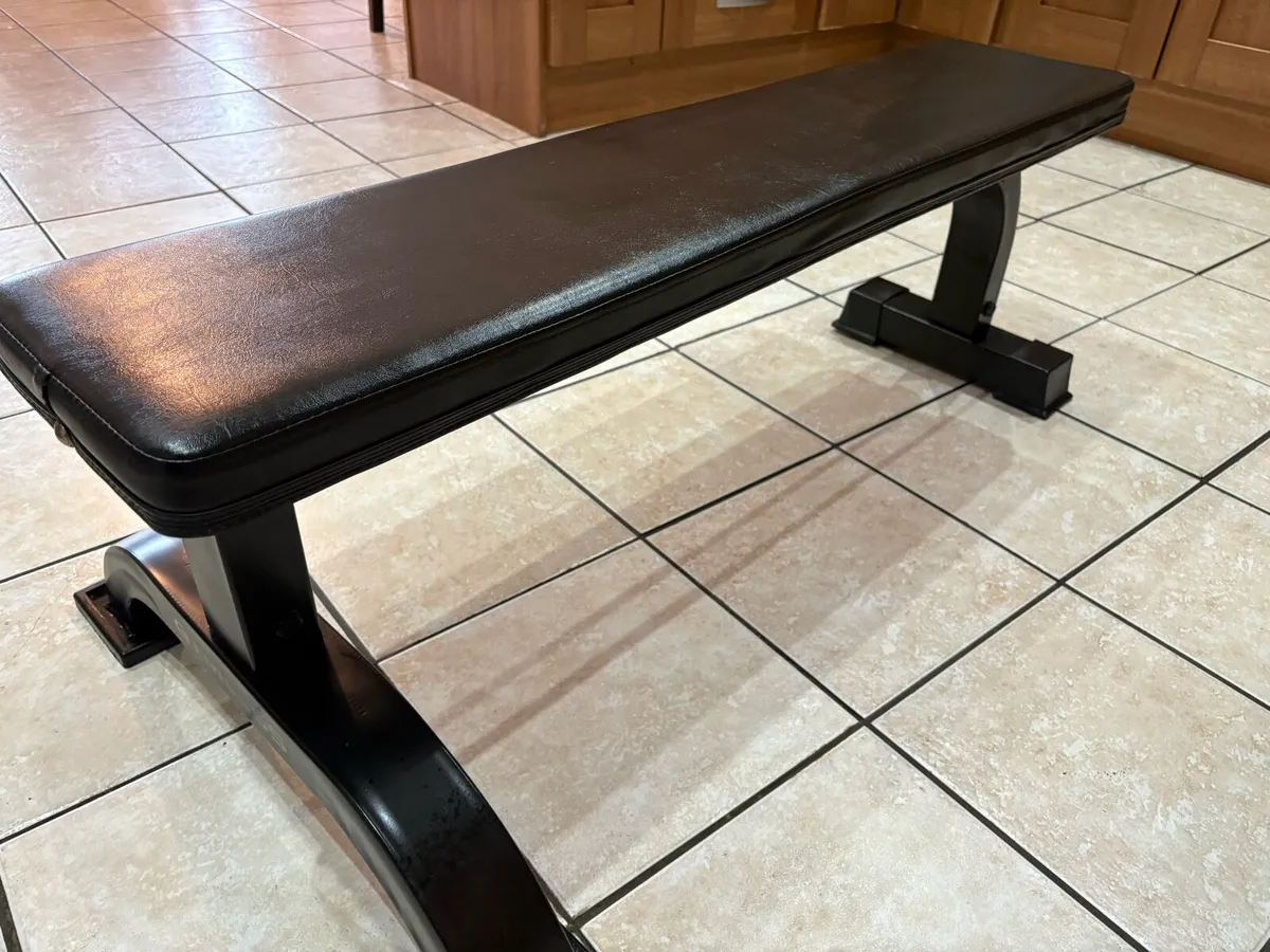 GYM WEIGHT BENCH, UTILITY WEIGHTLIFTING BENCH. - Image 1