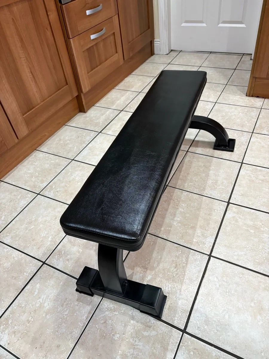 GYM WEIGHT BENCH, UTILITY WEIGHTLIFTING BENCH. - Image 2