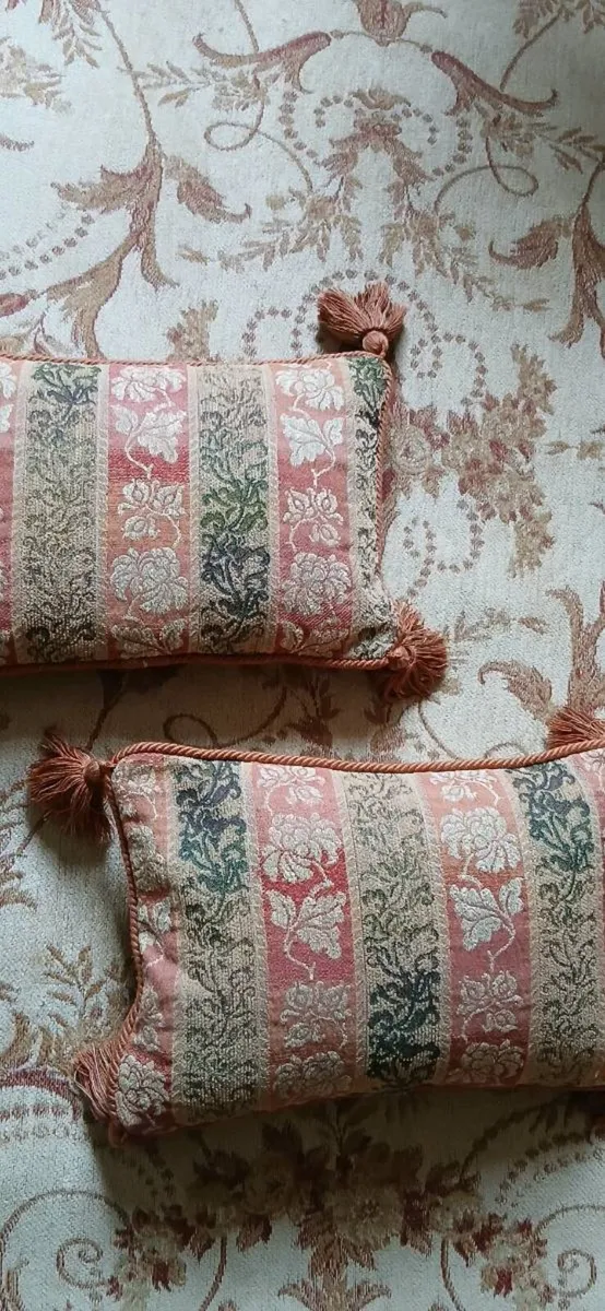 Laura Ashley pair cushions - Image 4