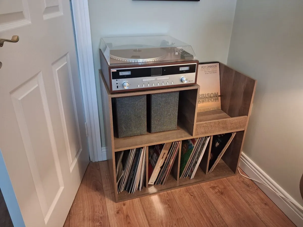 FREE LP player stand - Image 1
