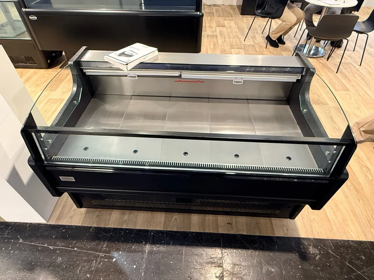 Cold Display 2m - Image 1